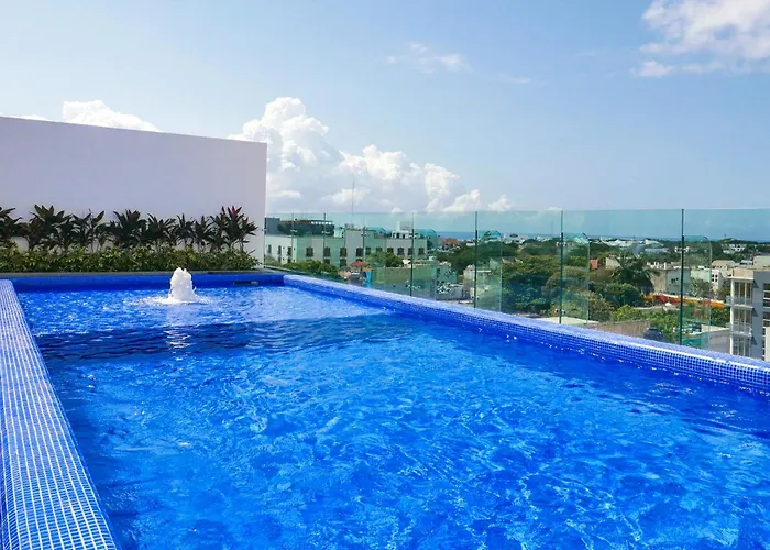 Apartment 5 Blocks To Beach, Oceanview Pool & Hot Tub *