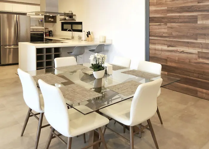 Apartment 5 Blocks To Beach, Oceanview Pool & Hot Tub Playa del Carmen