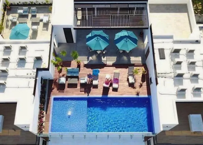 Apartment 5 Blocks To Beach, Oceanview Pool & Hot Tub Playa del Carmen