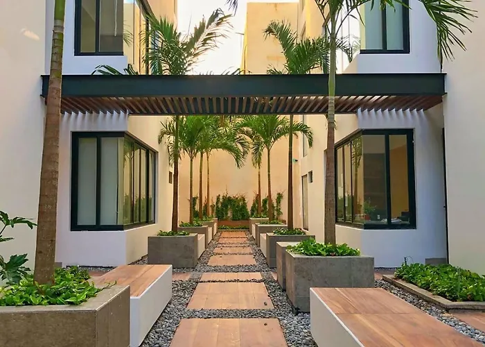 5 Blocks To Beach, Oceanview Pool & Hot Tub *