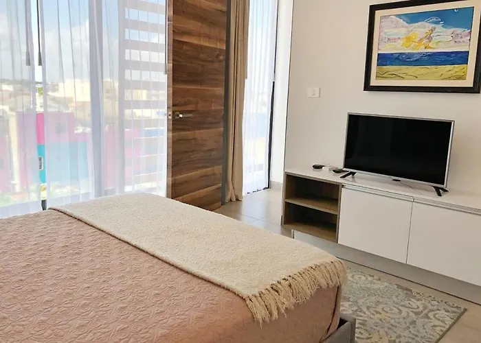 5 Blocks To Beach, Oceanview Pool & Hot Tub * Playa del Carmen