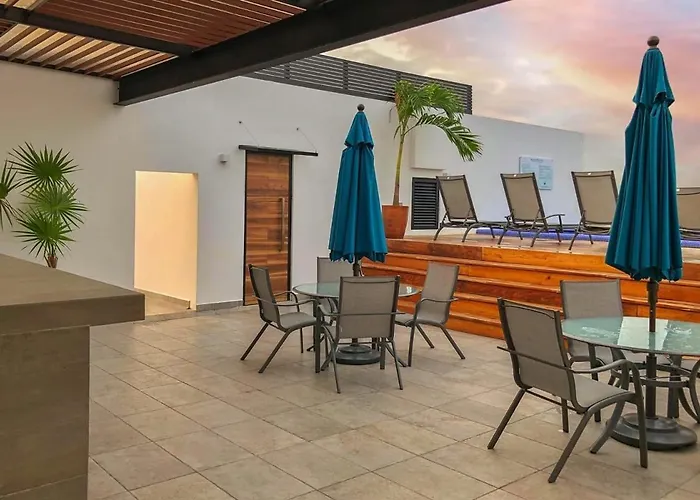 5 Blocks To Beach, Oceanview Pool & Hot Tub * Playa del Carmen